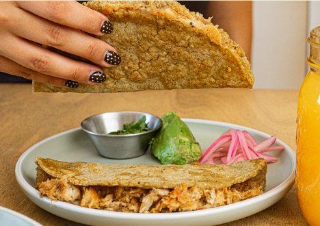Tacos con costra de queso